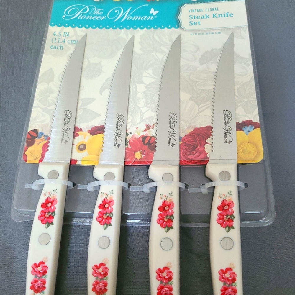 Pioneer Woman Steak knifes